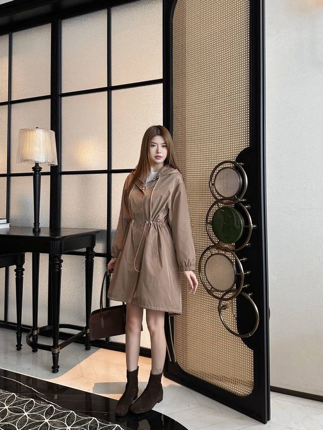 prada Prada autumn and winter new hooded long coat, parka version, waist and hem