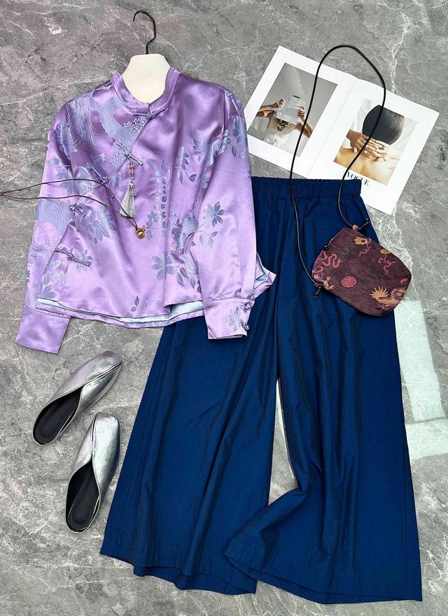 Hot new mulberry silk satin top, made of natural mulberry silk satin, feels as s