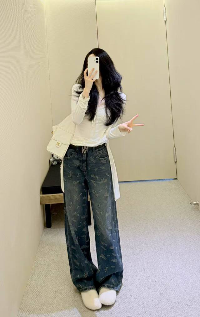 European hot-selling straight jeans with full-print letters have a big brand st