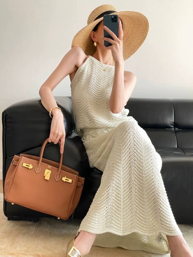 Light luxury holiday style ~ New retro crochet knitted suit hollow vest plus lon