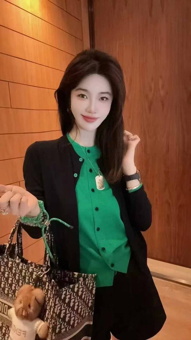 Autumn new 33 wool round neck button cardigan one size