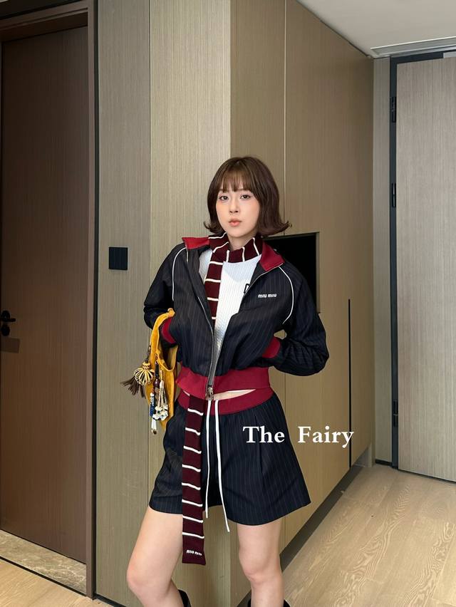 25 Early Autumn New Arrival Pinstripe Zipper Jacket Shorts Set Made of cotton an