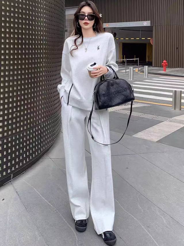 Size: SMLX Color: Off-white Fabric: Cotton Description: Comfortable and sporty