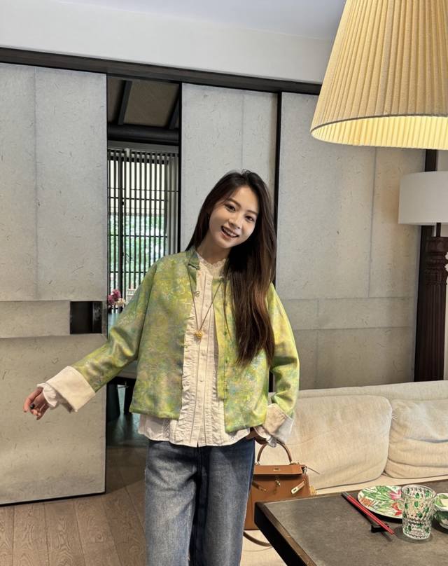 Double-sided jacquard long-sleeved jacket Green outer fabric: 5% mulberry silk