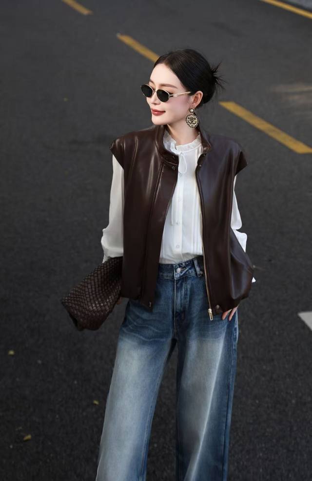 Fabric: 100% protein leather, light luxury, age-reducing vest jacket, fashionab