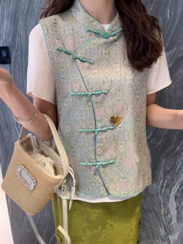 Hot new arrivalSilk flower radish silk Chinese style pure handmade buttoned vest