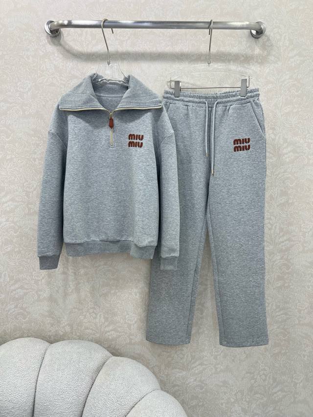 Miumi*25 new style suit, threaded lapel, half-zip sweatshirt, and straight-leg t