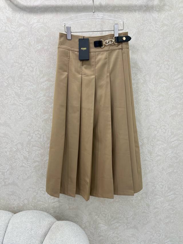 Fend*25 new style skirt with Audrey Hepburn-inspired retro tassel design. Pleate