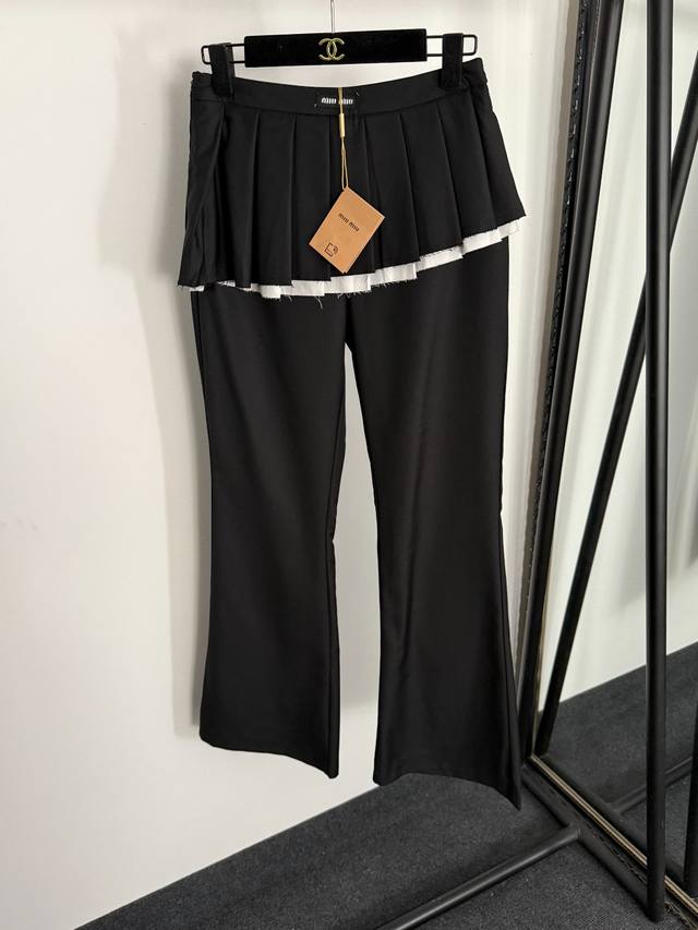 Style No. 20255386 Miumi* new logo patch pleated two-piece flared trousers, bla