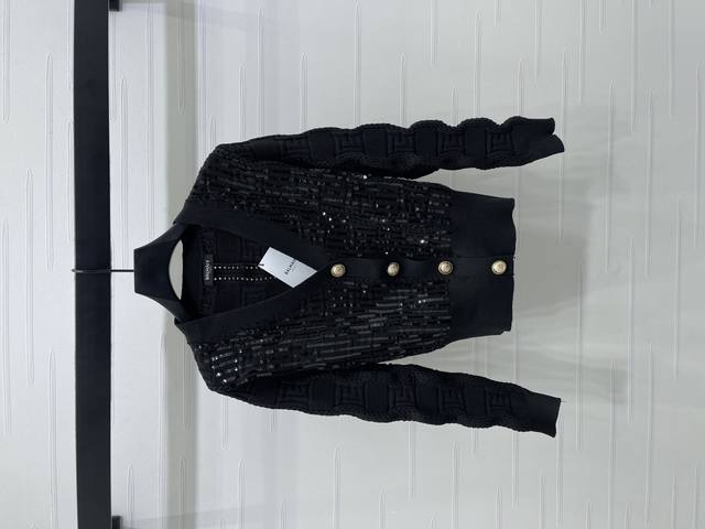 New, original, high-quality Balmai* 2025 Early Fall Collection! Sequined V-neck