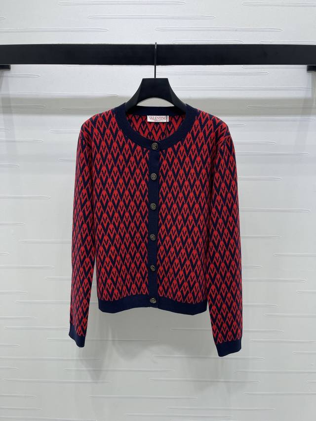 New, original, high-quality Valentin* 2025 Early Fall collection! Round-neck ja