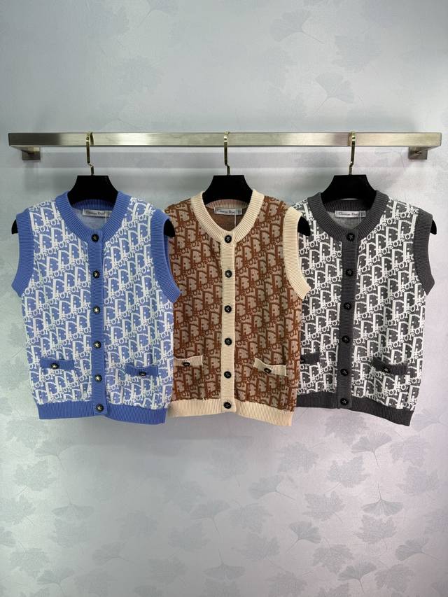 Dio*25's new monogram logo knitted vest. Custom-made imported knit material, com