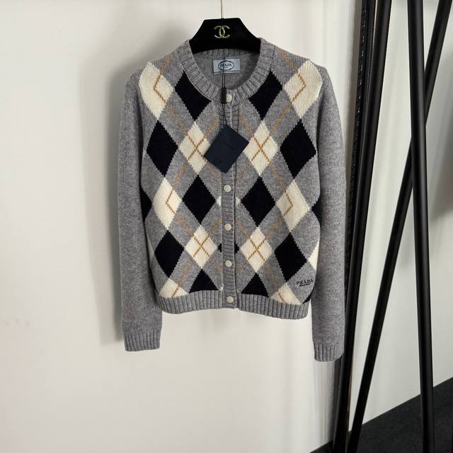 Style No. 20255365 prad* New contrast color diamond plaid round neck long-sleev