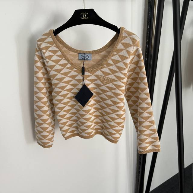 Style No. 20255363 prad* new inverted triangle pattern slim fit short-sleeved s