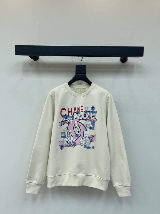Chane*25's new early fall crewneck sweatshirt with a lettering print. Made of cu