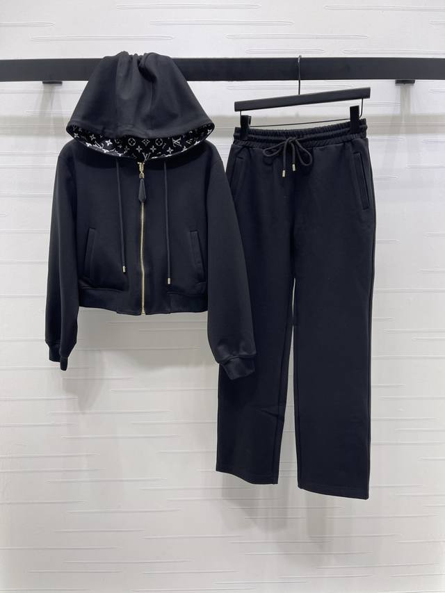 New, original, high-quality Louis Vui*Ton 2025 Early Fall collection! Reversibl