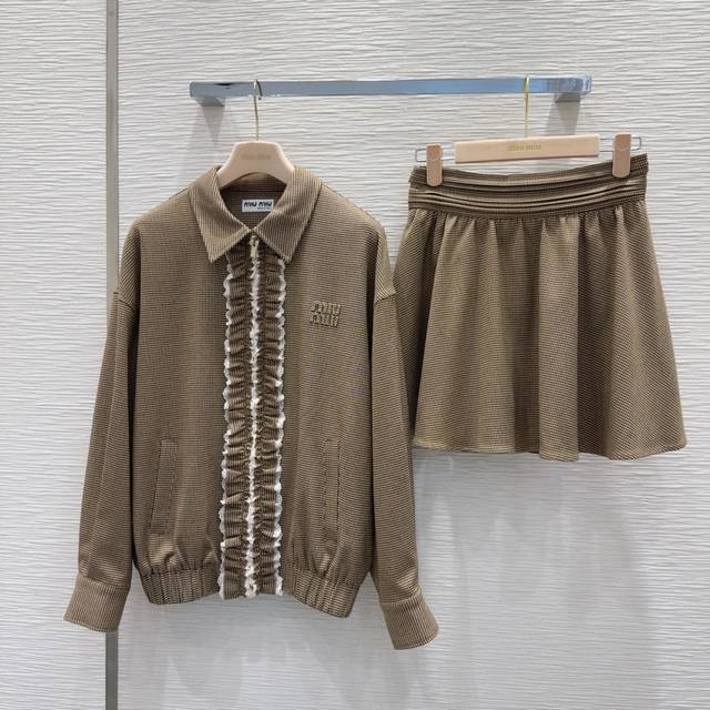 Miu Mi*'s new 2025Fw suits are instantly in demand. Custom-made, imported fabric