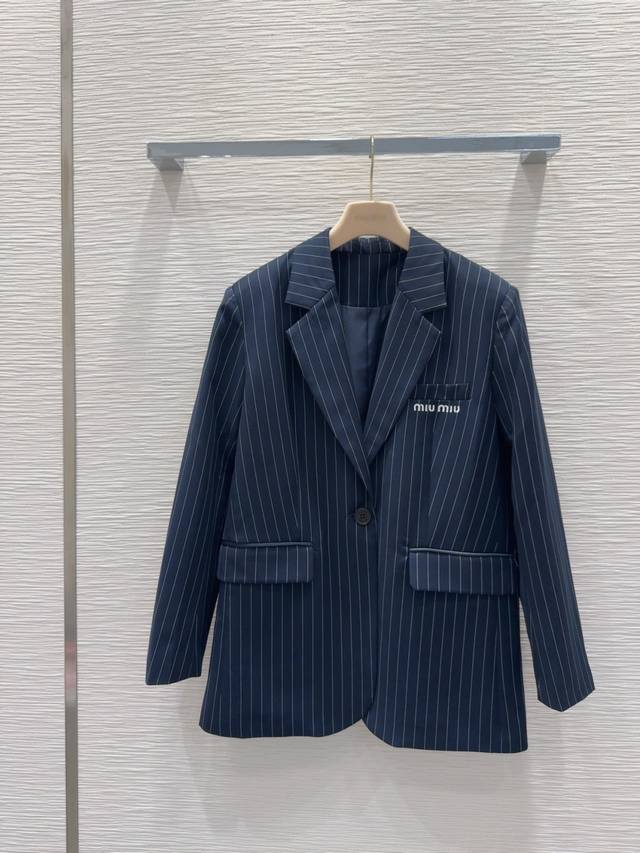 Miu Mi*2025Fw new vertical striped suit is full of fashion and high-end feeling.