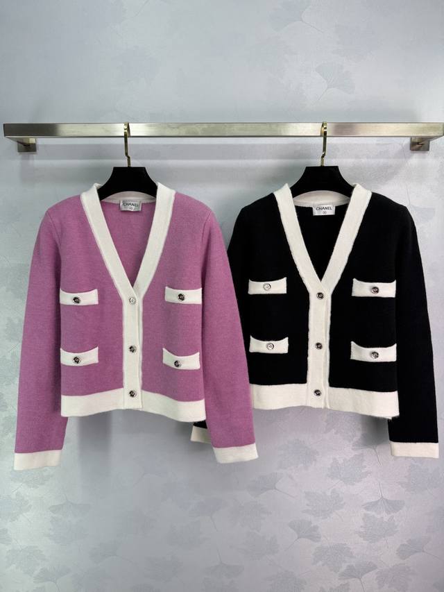 Ch*25 New early fall knitted cardigan featuring a V-neck contrasting design with
