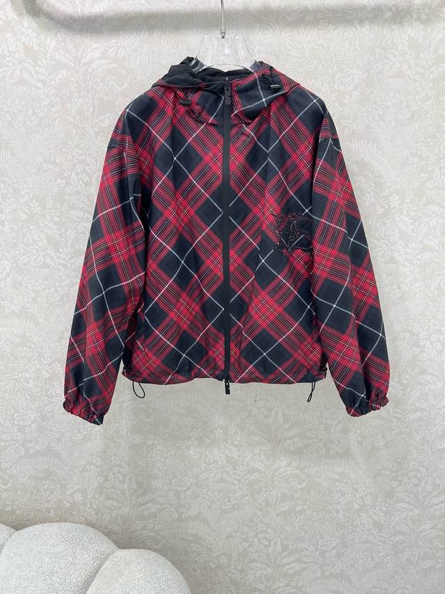 Burberr*25 New Fall/Winter Reversible Casual Jacket. This classic diagonal check