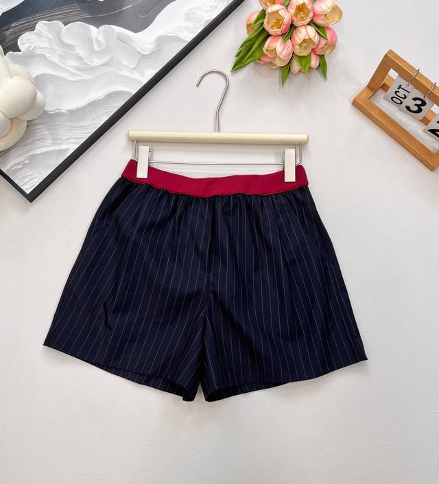 Miumiu25Fw Early Fall's new intellectual, preppy-inspired shorts | Exclusively d