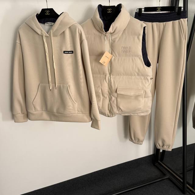 Style No. 20255390 Miumi* new warm three-piece suit, double-sided cotton vest w