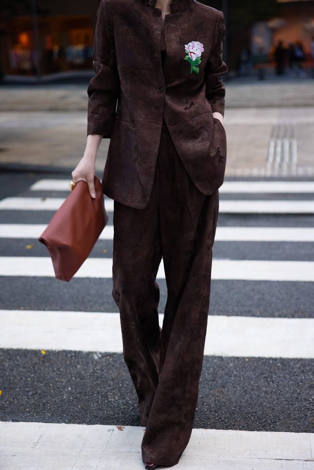 Hot item recommendation, very stylish double-sided jacquard suit. New Chinese s