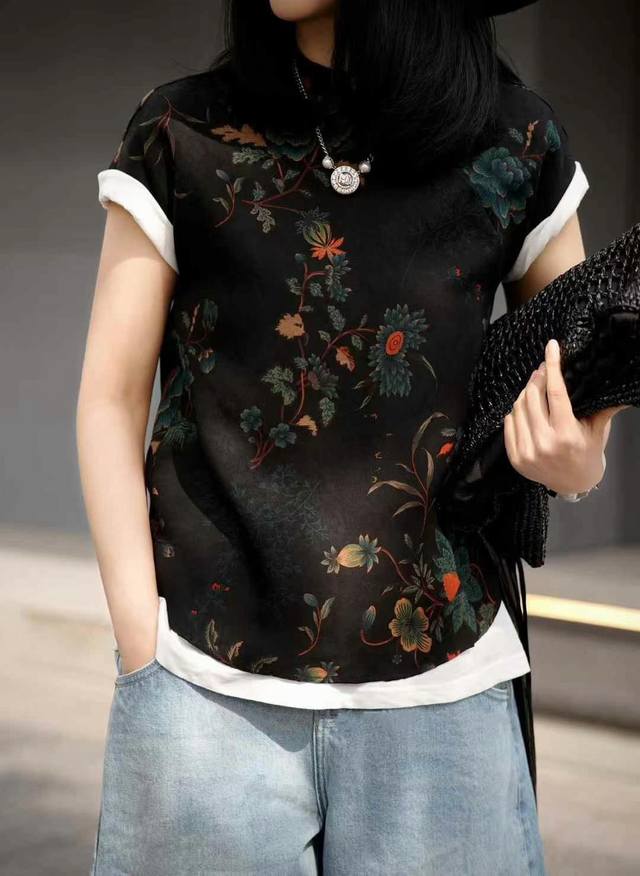 Popular silk floral print top with stand-up collar. Sizes S-Xxl