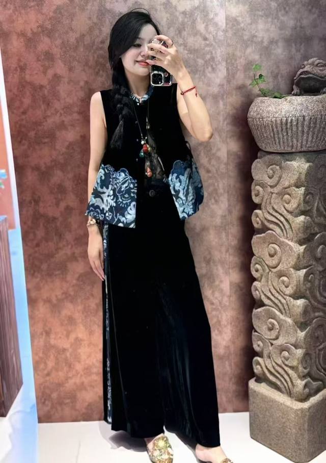 Hot new stock Autumn new Chinese style printed embroidery patchwork silk velvet