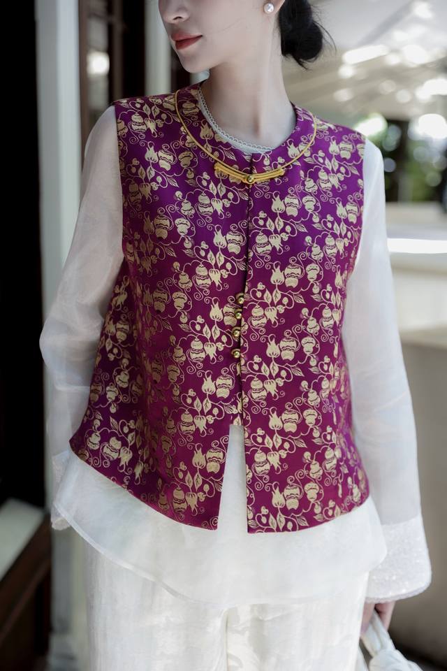 The new invincible mulberry silk Songjin vest Base: pure mulberry silk organza