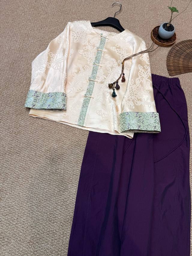 Early autumn new style silk crown wrinkle patchwork Song brocade jacket