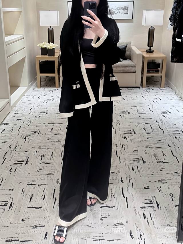 25A New High-end Handmade Square Black and White Panda Colorblock Drawstring Wid