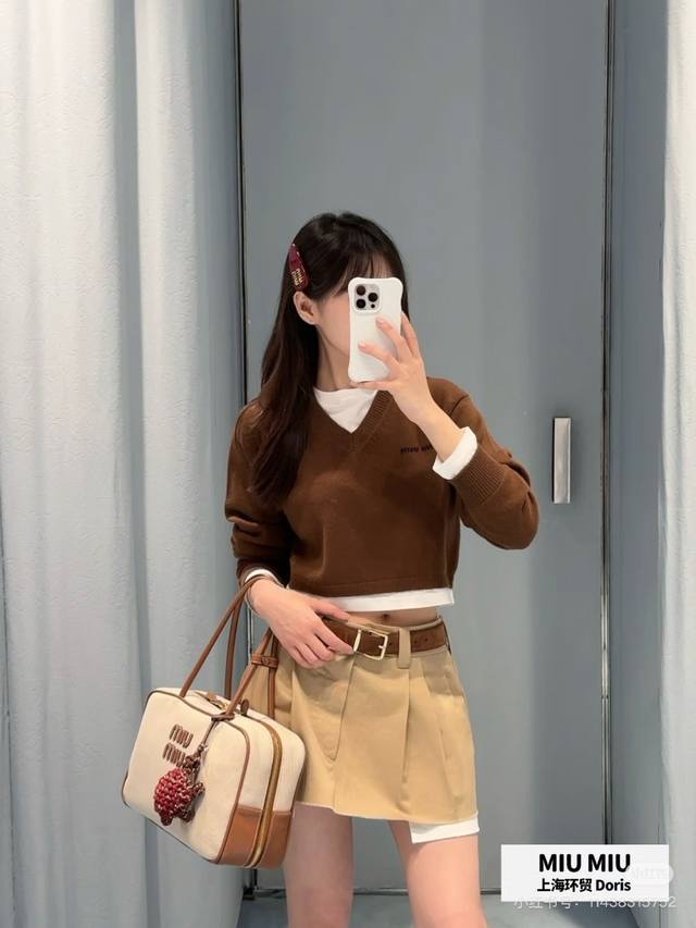25 Autumn and winter new cashmere fake two-piece V-neck knitted sweater Autumn b