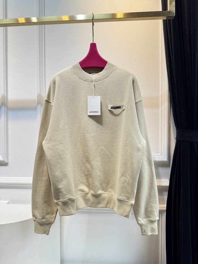 jacquemu* crewneck sweatshirt. is made of cotton, which has excellent breathabil