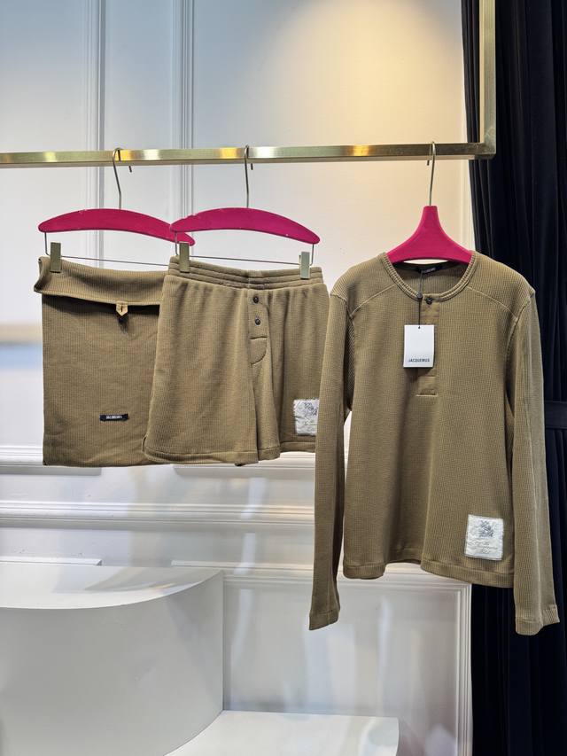 jacquemu*Waffle knit suit, long-sleeved shorts packaging bag Machine washing is