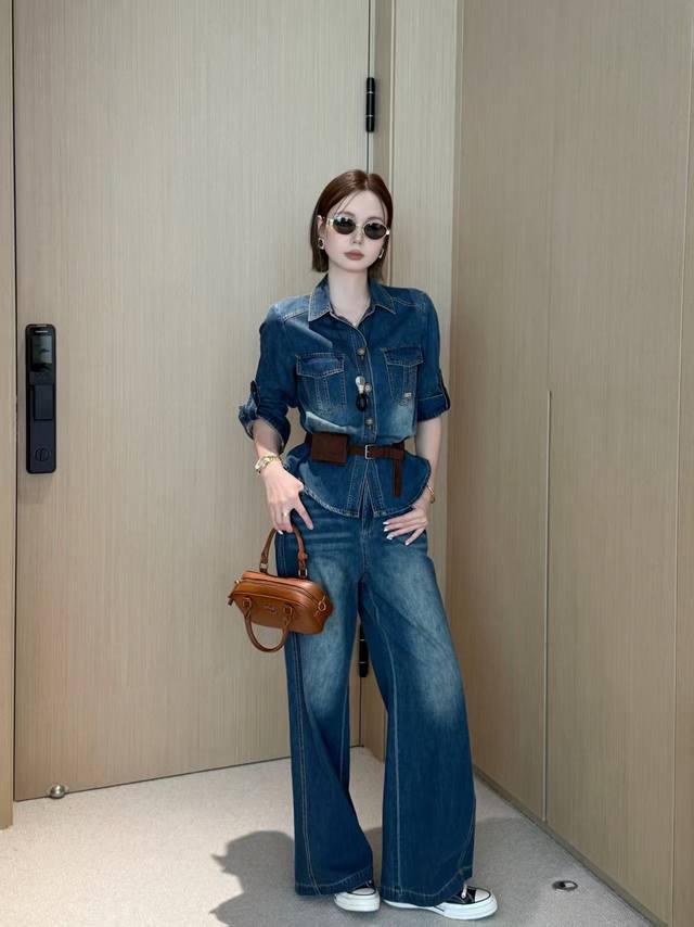 Super soft and comfortable denim suit comes with a belt . Easy to wear, not pic