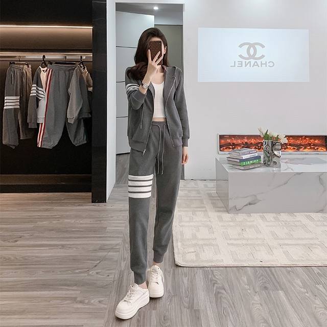 200 Plush and thickened Size: Smlxlxxl Color: Black + Gray, White + Gray, White