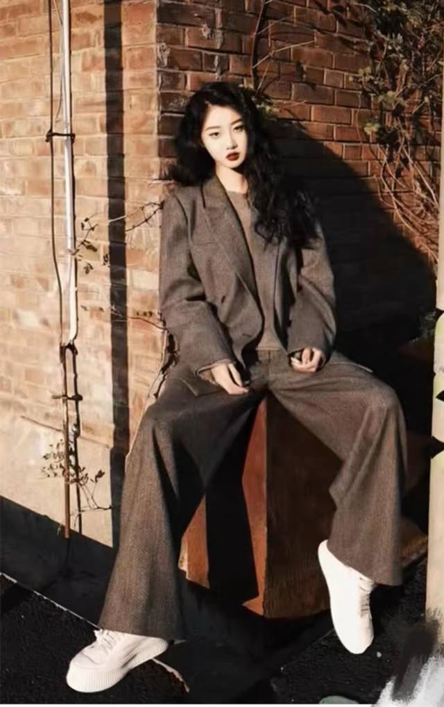 Super temperament Maillard color light mature Hong Kong style wool herringbone s