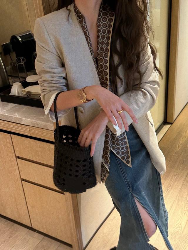 Heavyweight 100% linen herringbone jacket and printed silk scarf: Unlocking the