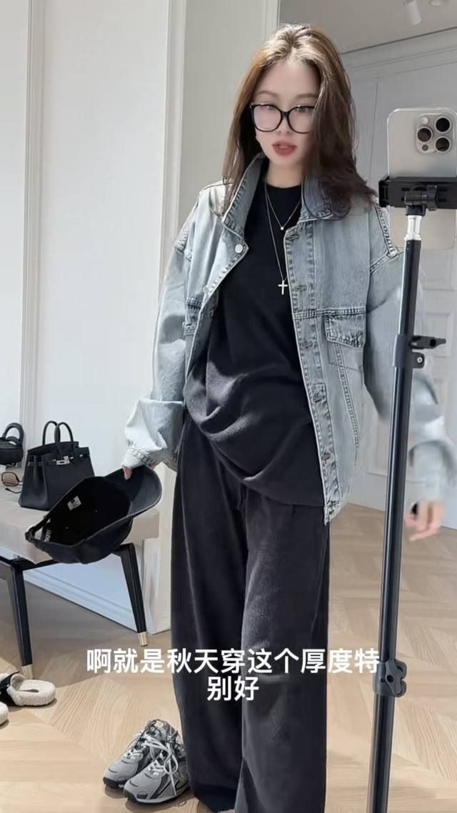 Strongly recommend this hot-selling denim jacket. The classic light blue hue is