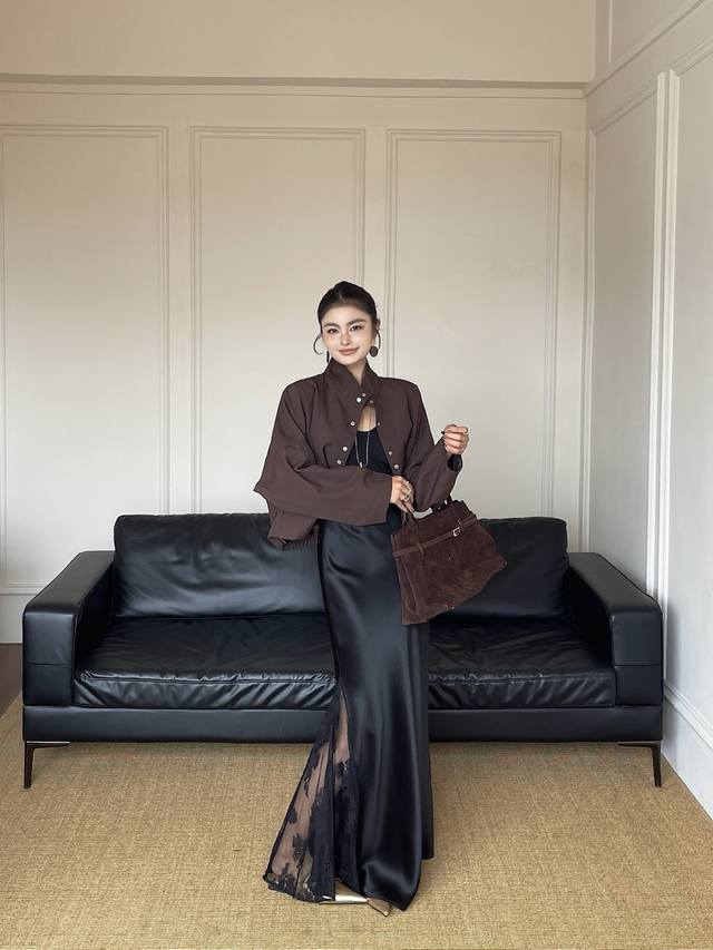 New styles are here! Hey girls, I won't let anyone miss this amazing skirt! Mad