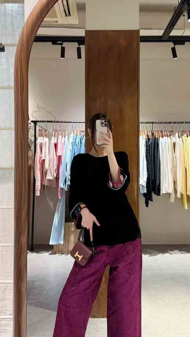 Hot new arrivalNew Chinese style round neck buttoned velvet topNoble and stylish