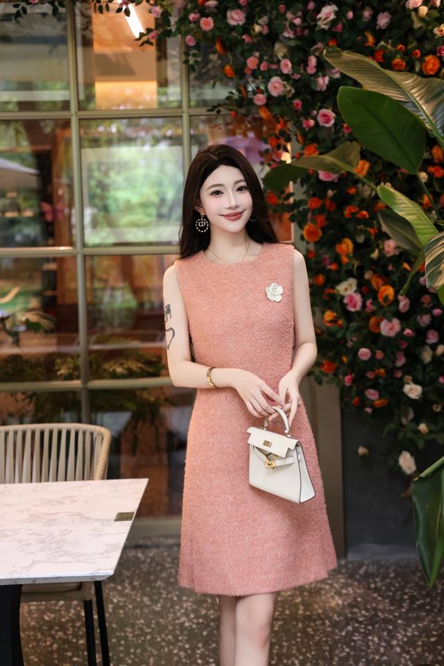 Chanel style vest dress, high-end quality, simple and elegant, with a great sha