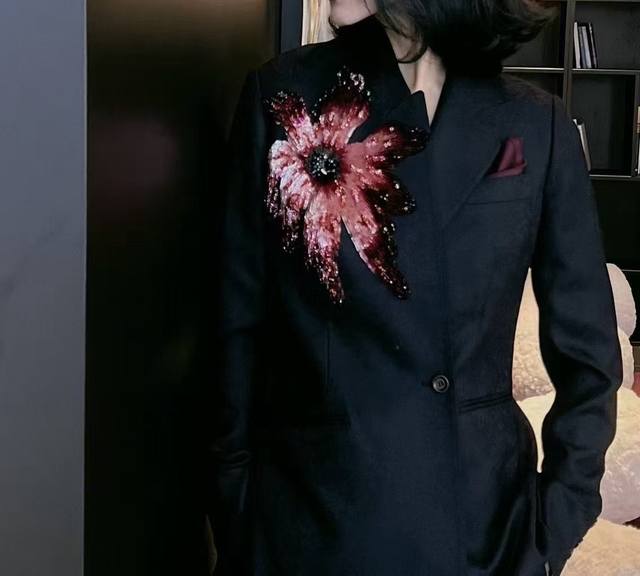 New early autumn style recommendation, high-end wool jacquard fabric, very styl