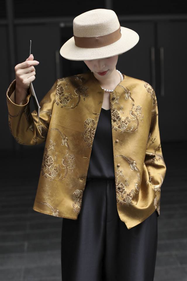 2025 autumn new Chinese style retro jacquard silk wool blend batwing coat, yello