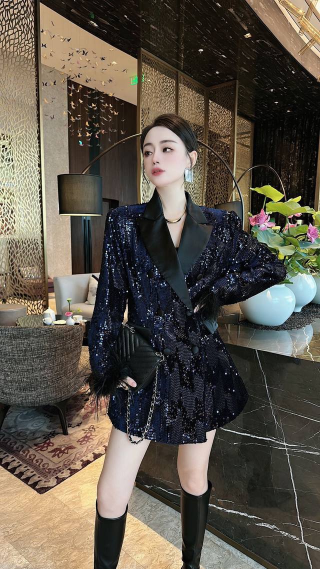 Yang Shulin Y-Sl catwalk style double-breasted sequined ostrich feather suit for