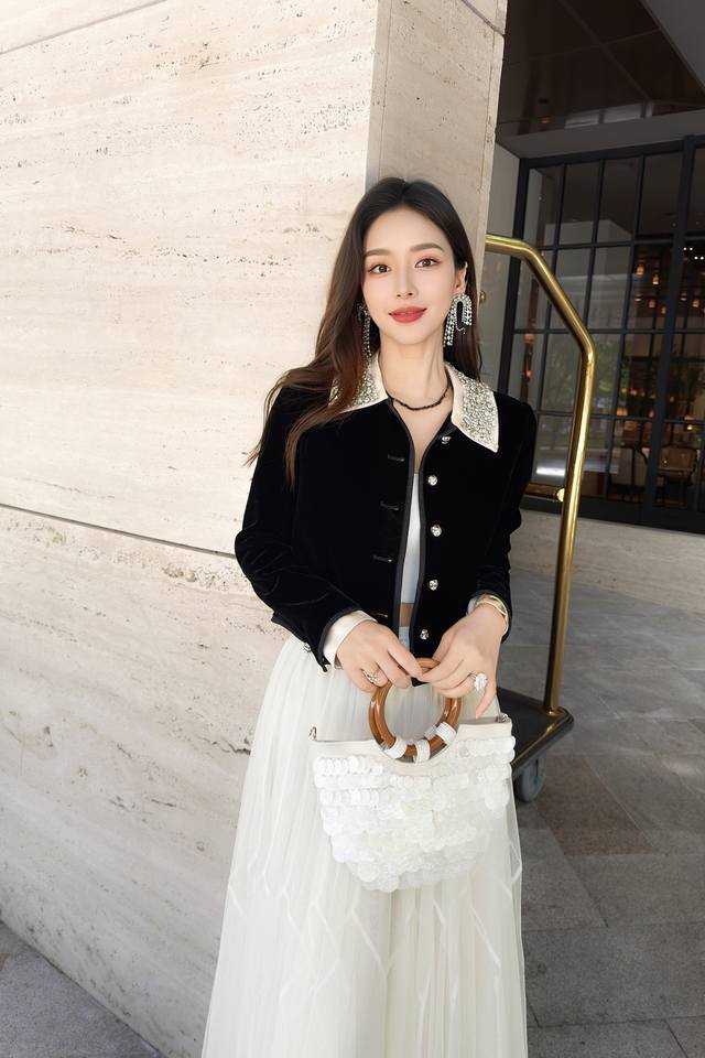 The hot-selling velvet jacket, the same style as celebrities, M*Umiu 2025 autumn