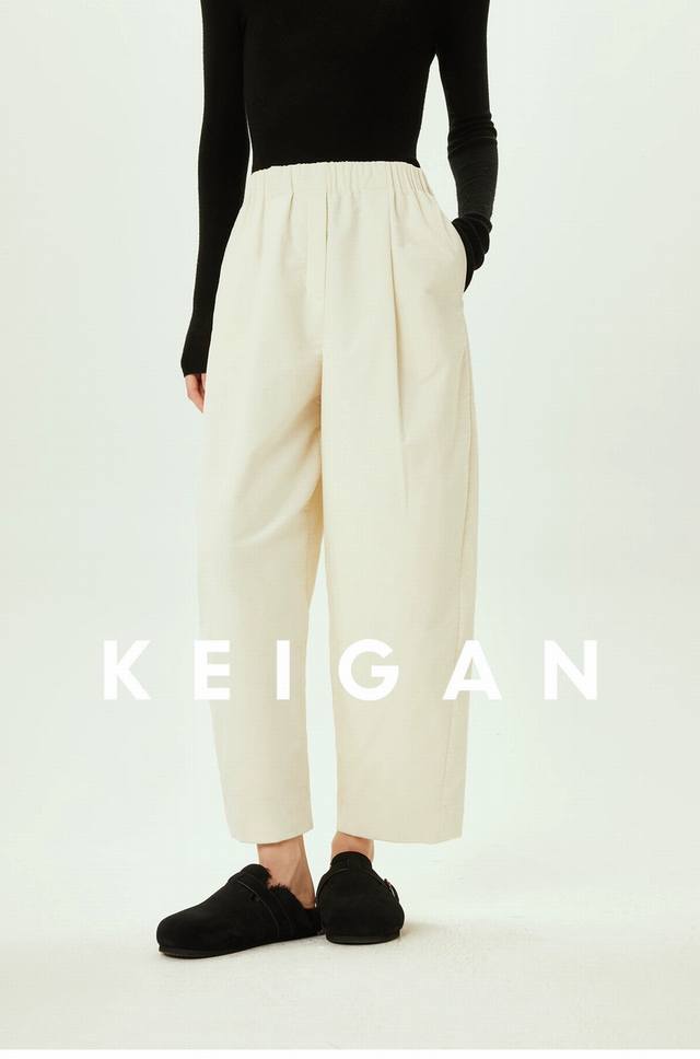 A must-have corduroy for fall and winter. Fashionable and retro, loose, slightly