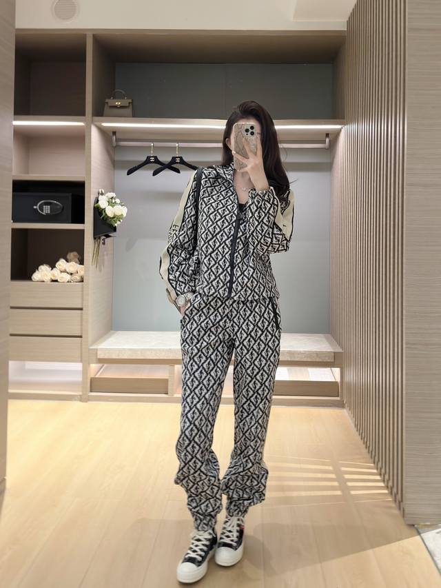25Ss autumn and winter new Fend* old flower jacquard suit ~ exclusive new, custo
