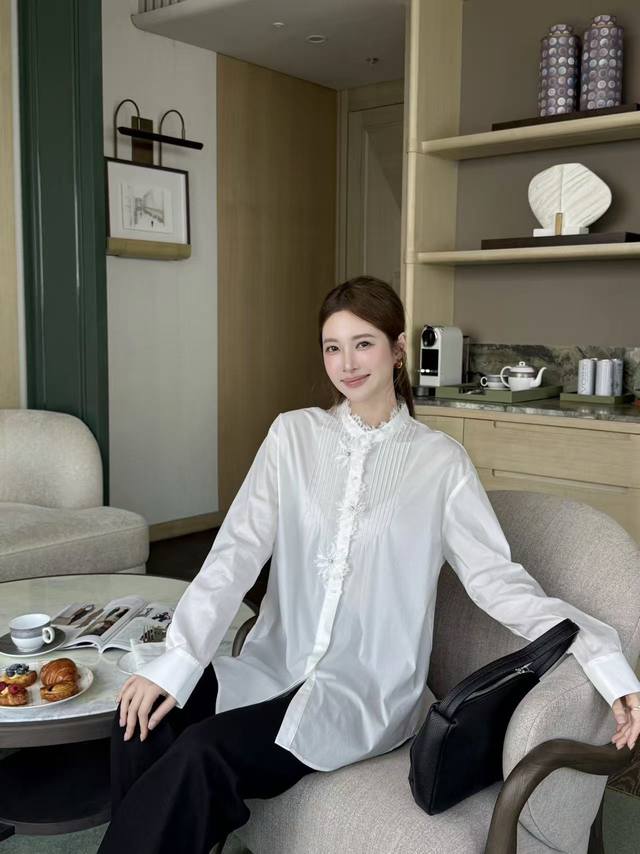 New autumn and winter styles Exquisite handmade flower embroidery, heavy beadin